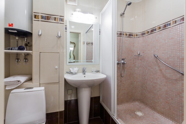 . , .  19, str. Basseinay, 19  (, ),  