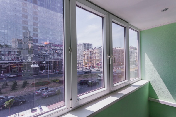 . , .  19, str. Basseinay, 19  (, ),  