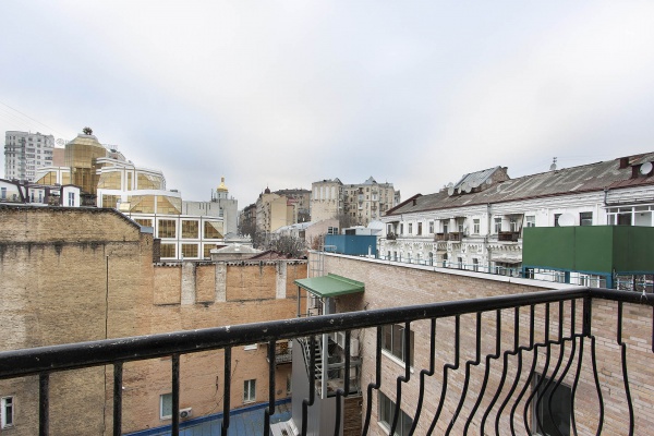 . , .  1-2, str. Sofievskay,1-2,  